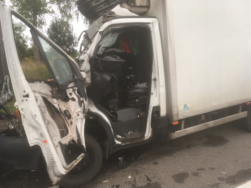 Спасатели деблокировали водителя грузовика в Дзержинском районе