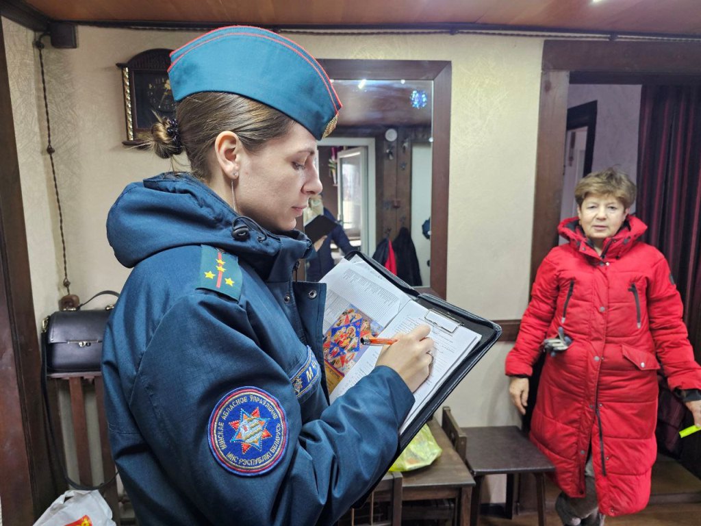 Побывали в рейде с МЧС и узнали, как с помощью извещателя сделать дом умным в Борисовском районе («Минская правда»)