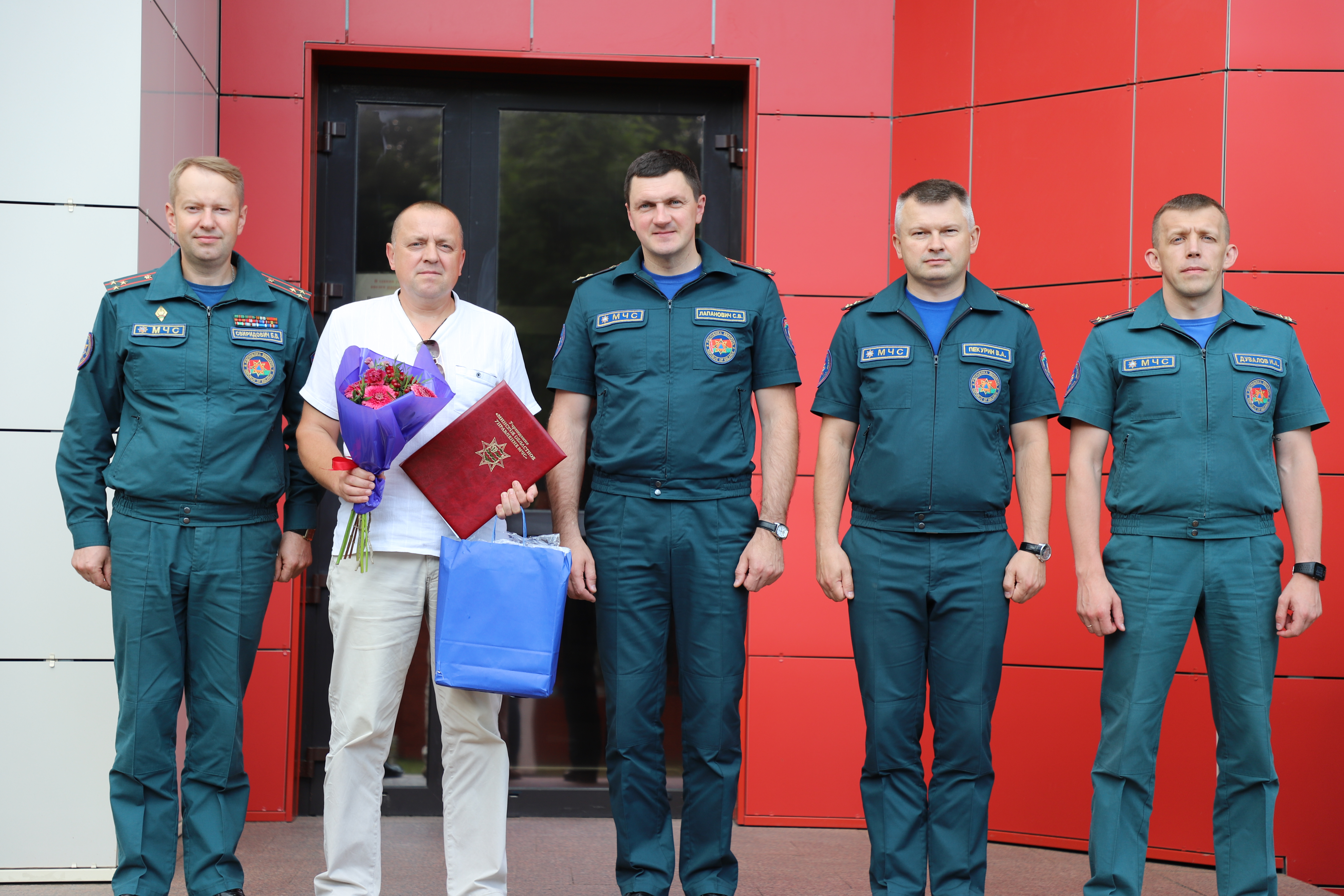 В Минском областном управлении МЧС поздравили юбиляра  Сергея Иосифовича Новицкого