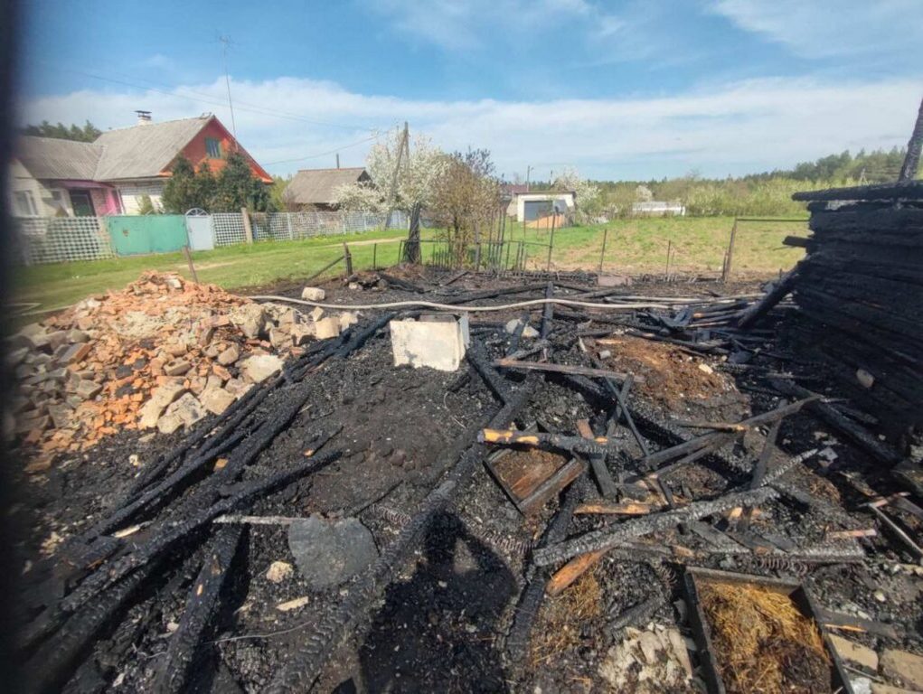 Сразу два пожара произошли в садовых товариществах Дзержинского района