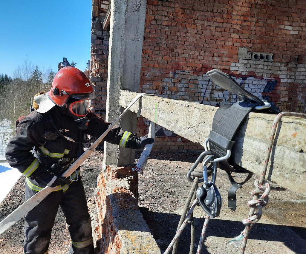 Соревнования по аварийной разведке и спасению прошли в Минском районе