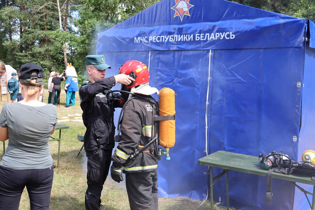 Детский праздник с акцентом безопасности прошел в Воложинском районе