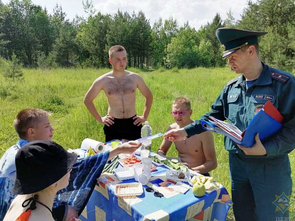 Погода любанский минской. Уречье голубые озера. Кузьмичи Любанского района. Спасатели на базе отдыха.